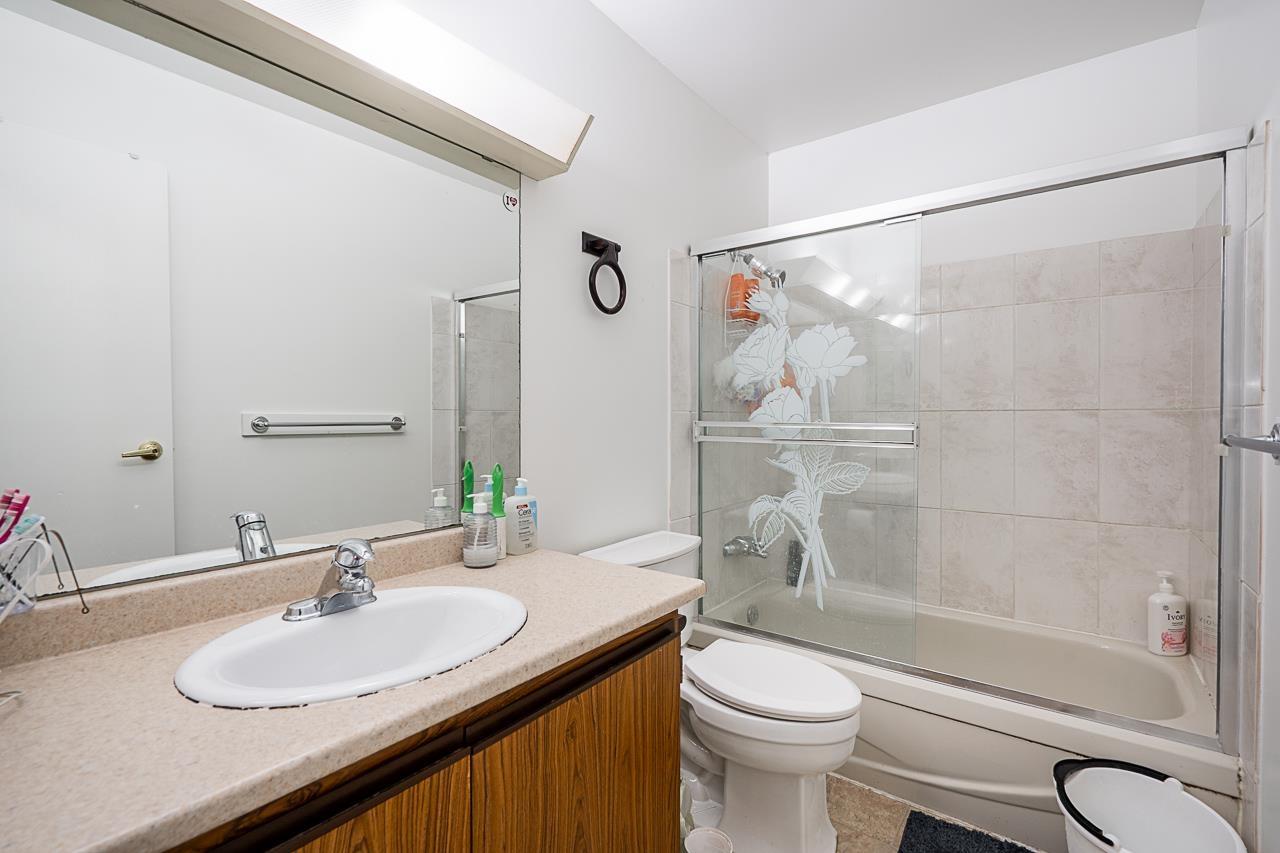 Photo 19 of 69 13880 74 Avenue, Surrey BC