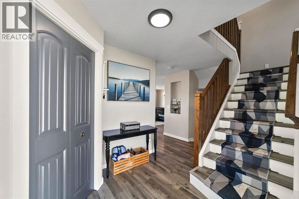 Photo 2 of 3908 76 Street, Camrose AB