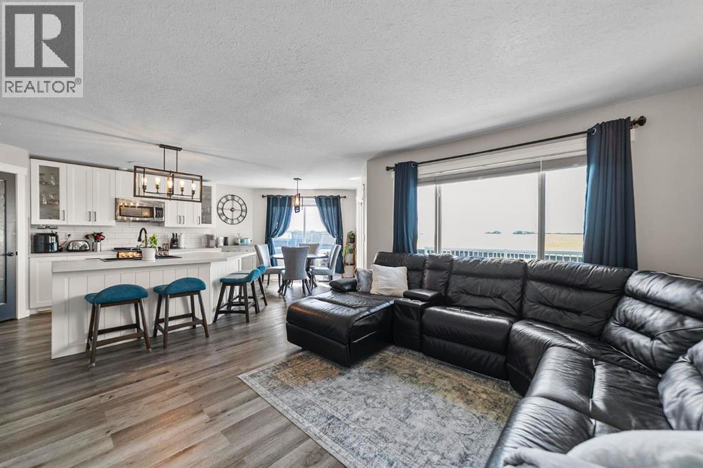 Photo 4 of 3908 76 Street, Camrose AB