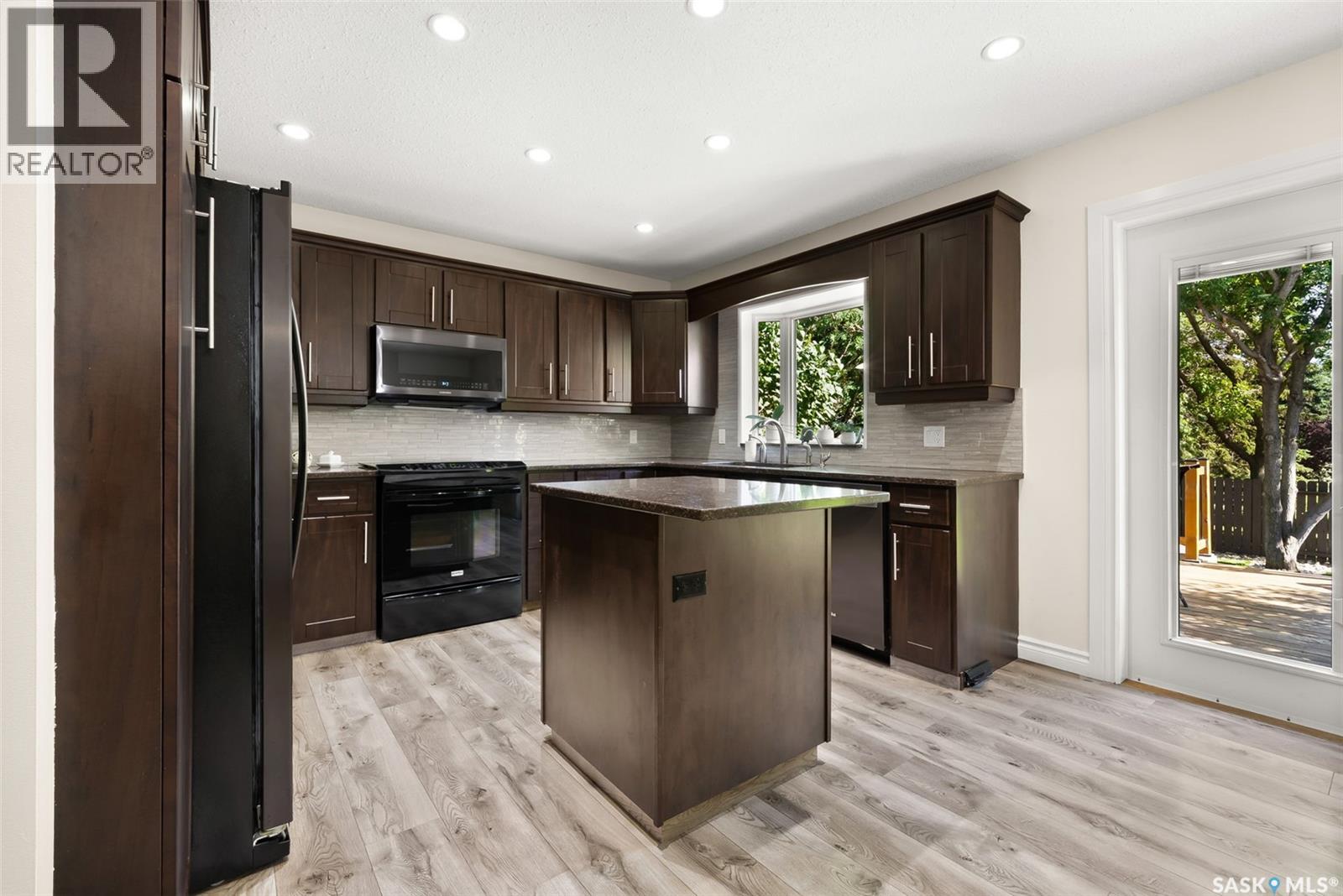 Photo 32 of 3339 Bloore Bay E, Regina SK
