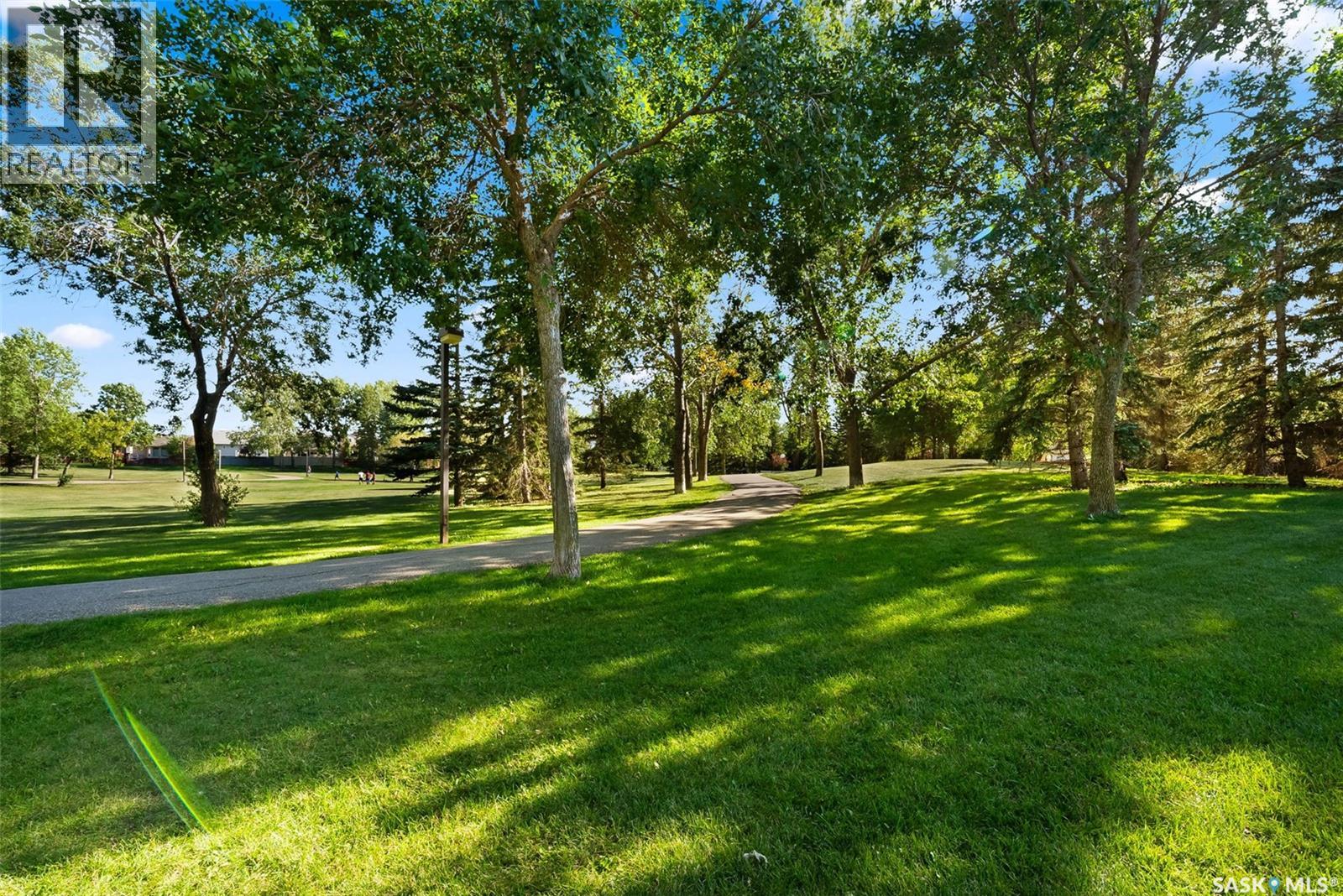 Photo 9 of 3339 Bloore Bay E, Regina SK