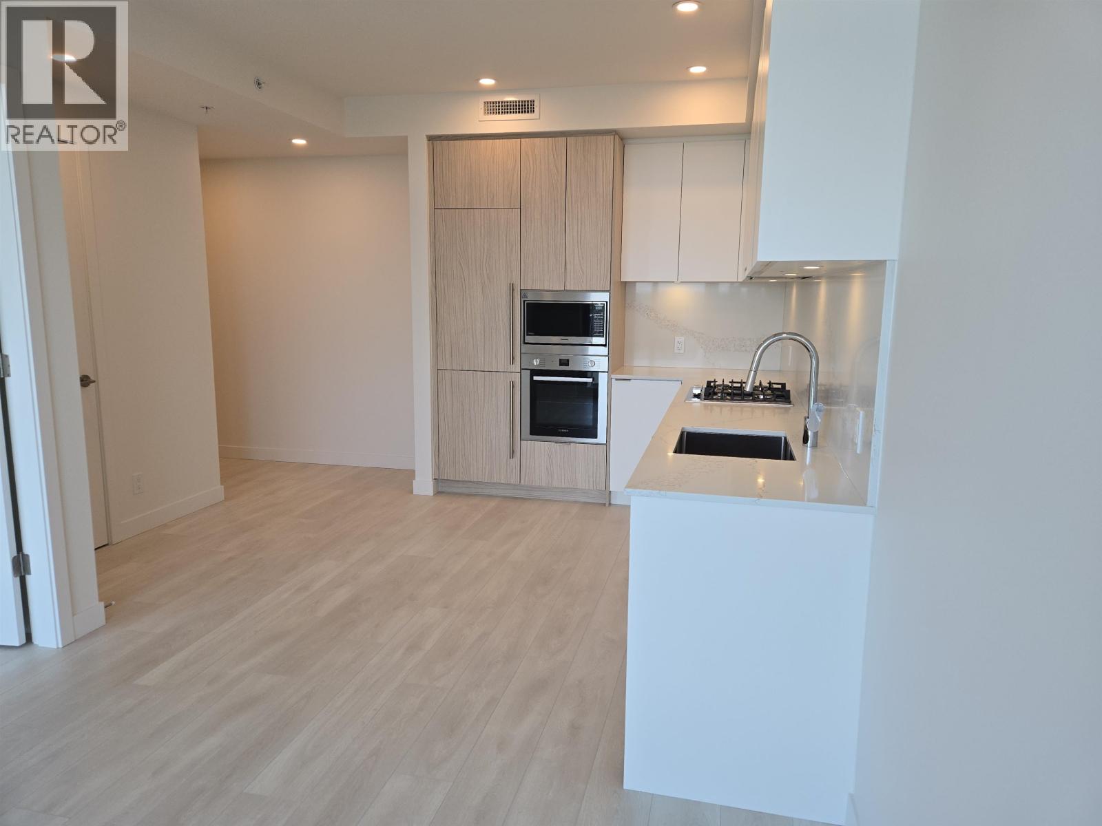 Photo 6 of 2801 537 Cottonwood Avenue, Coquitlam BC