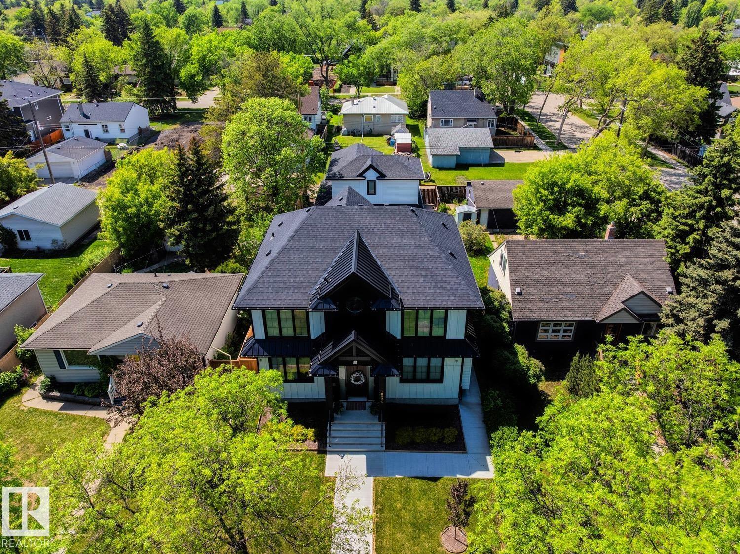 Photo 1 of 10934 131 St Nw, Edmonton AB