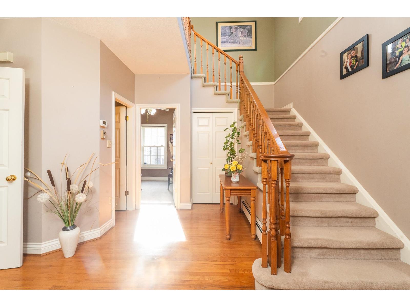 Photo 9 of 24920 30 Avenue, Langley BC