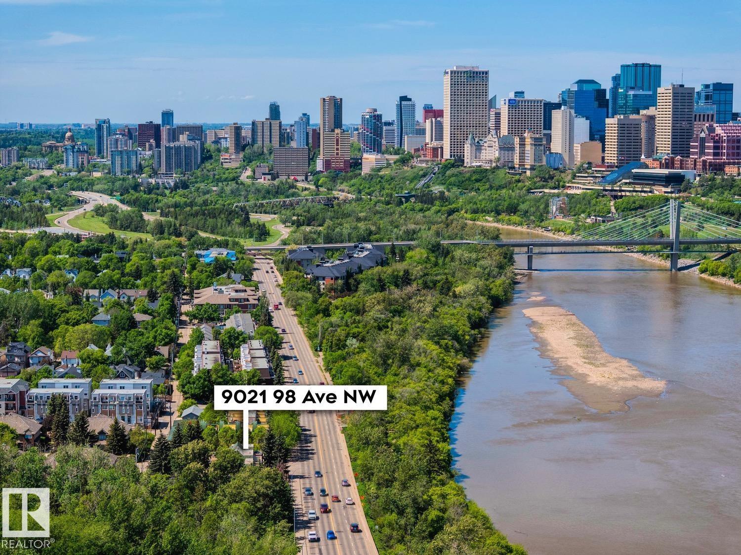 Photo 2 of 9021 98 Av Nw, Edmonton AB