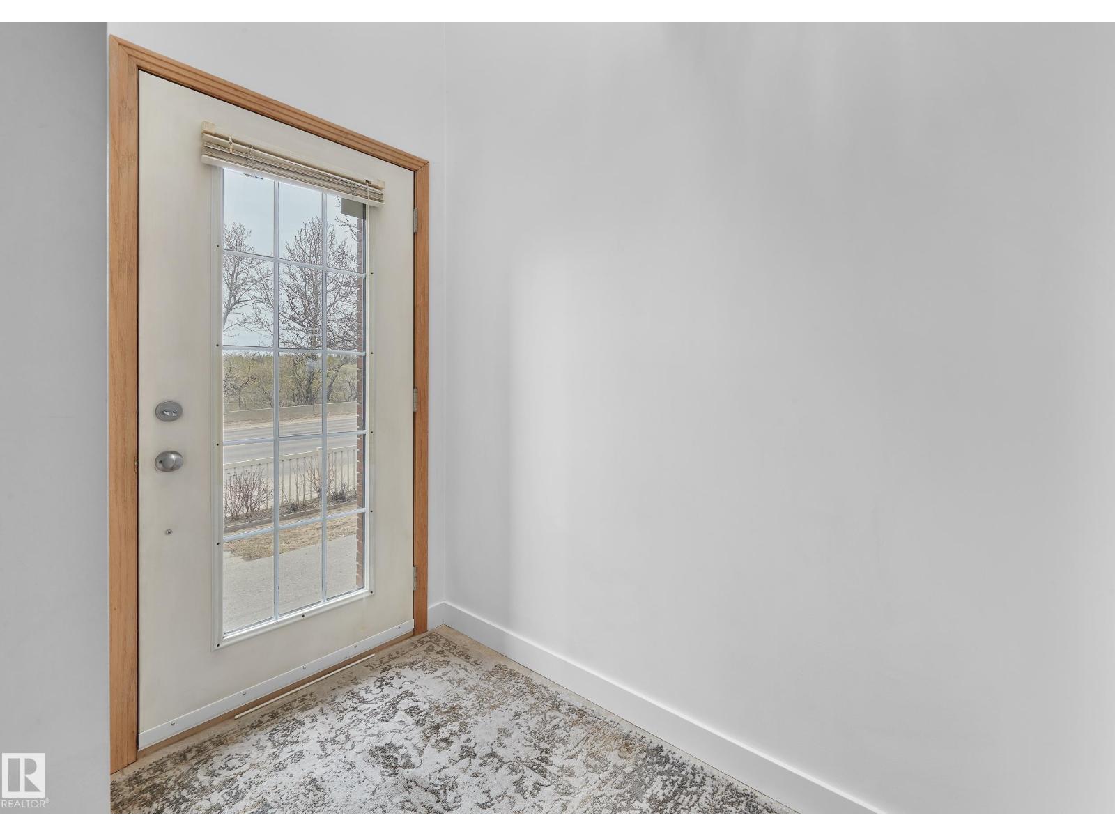 Photo 3 of 9021 98 Av Nw, Edmonton AB