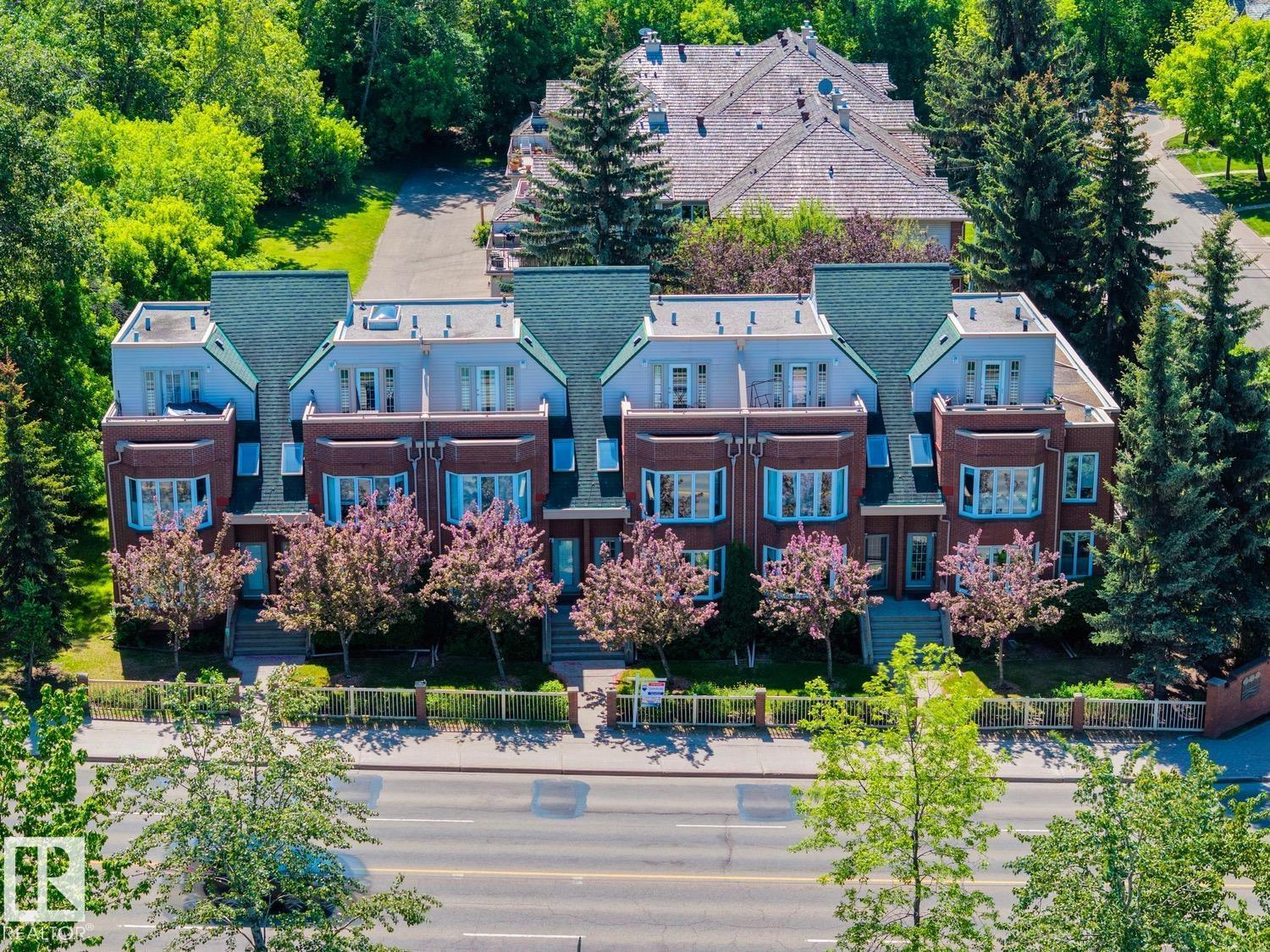 Photo 1 of 9021 98 Av Nw, Edmonton AB