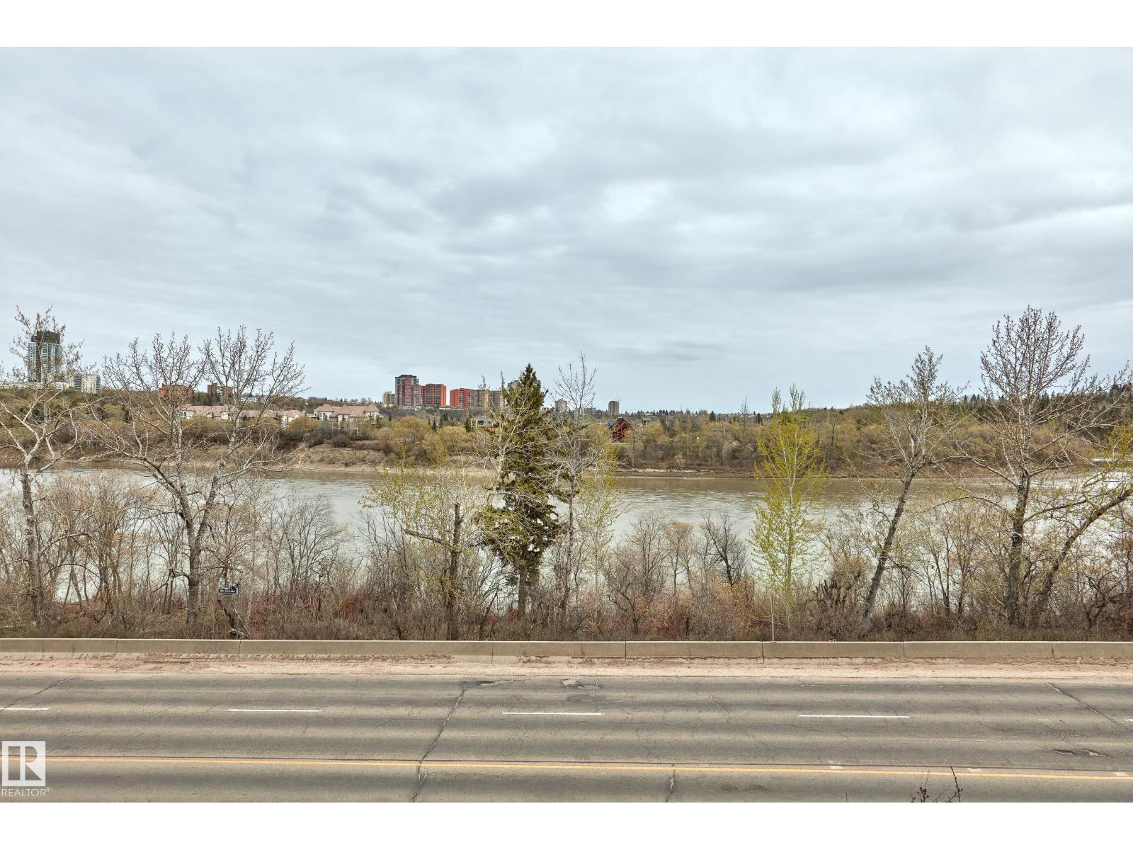 Photo 41 of 9021 98 Av Nw, Edmonton AB