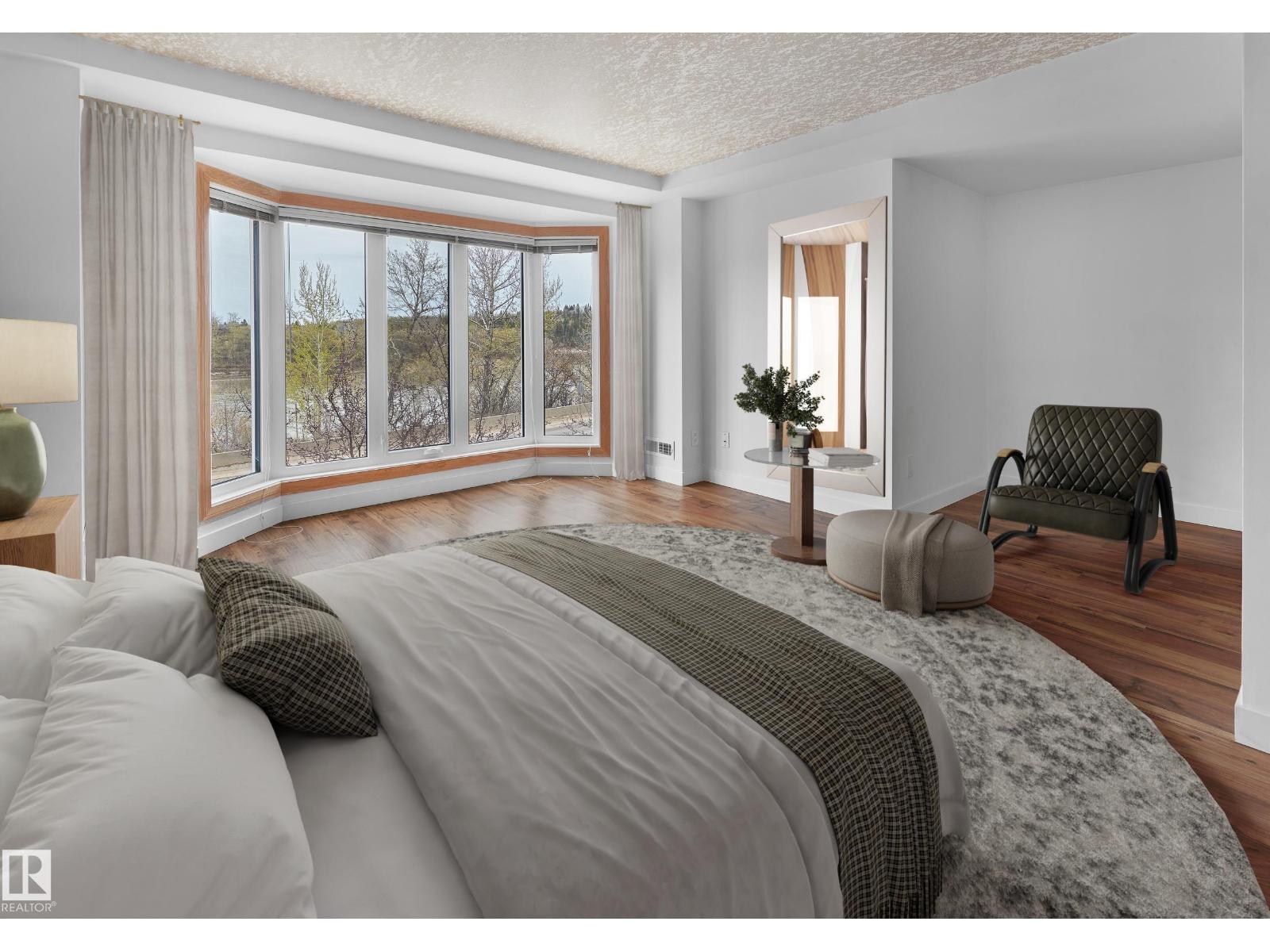 Photo 18 of 9021 98 Av Nw, Edmonton AB