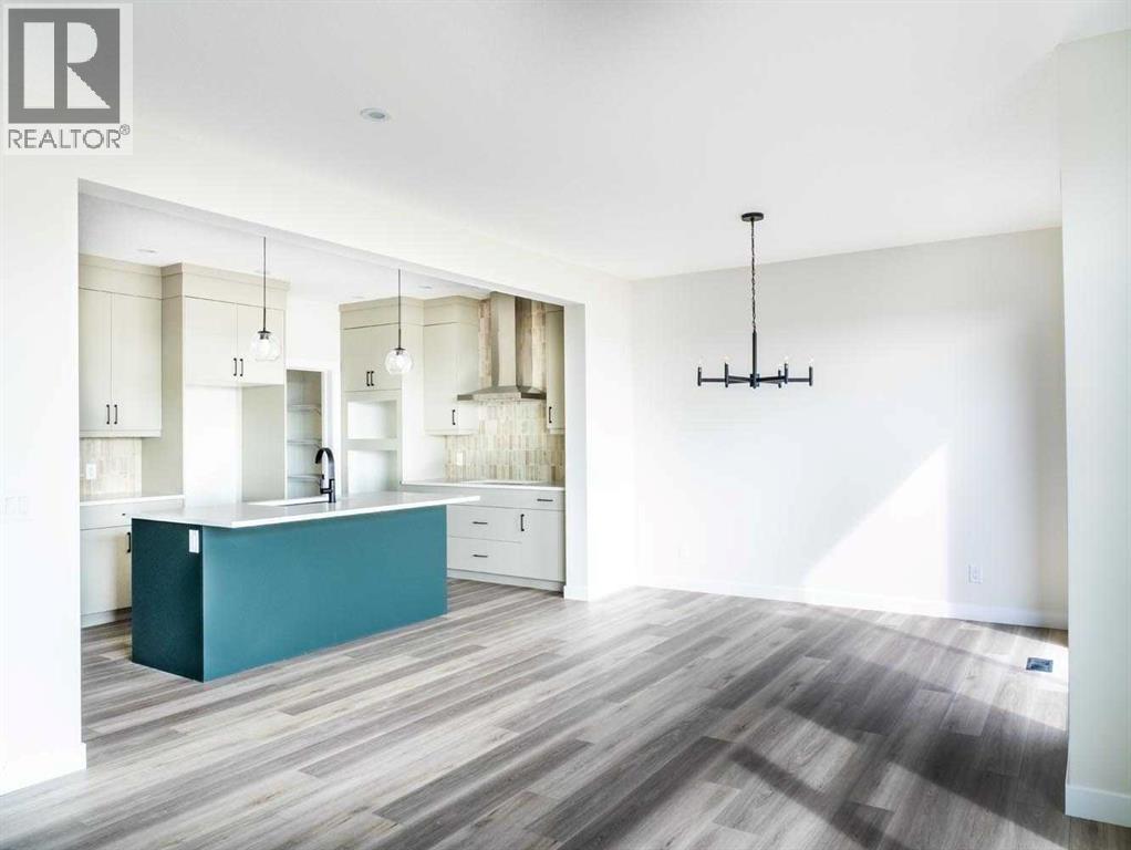 Single Family House for Sale in  Creekstone Circle SW Pine Creek Calgary 