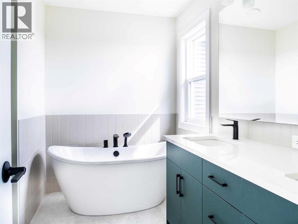 Single Family House for Sale in  Creekstone Circle SW Pine Creek Calgary 