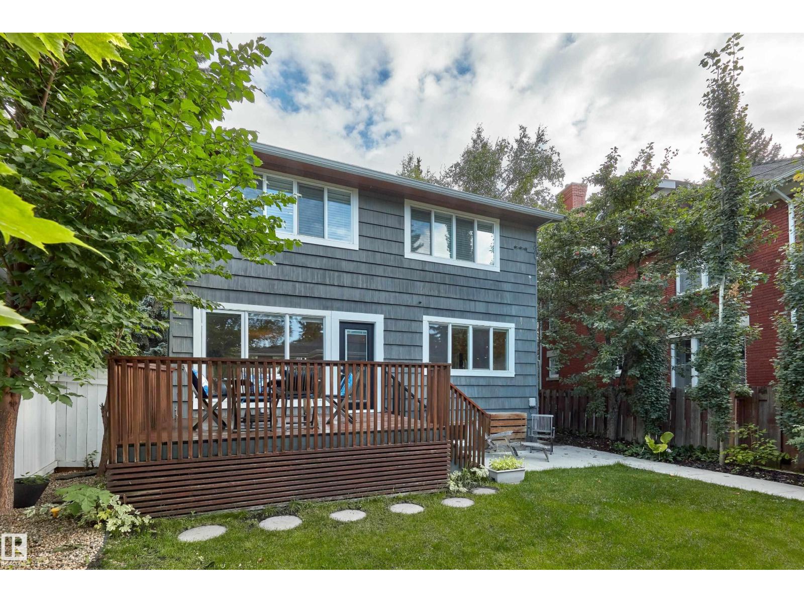 Photo 32 of 13107 Churchill Cr Nw, Edmonton AB