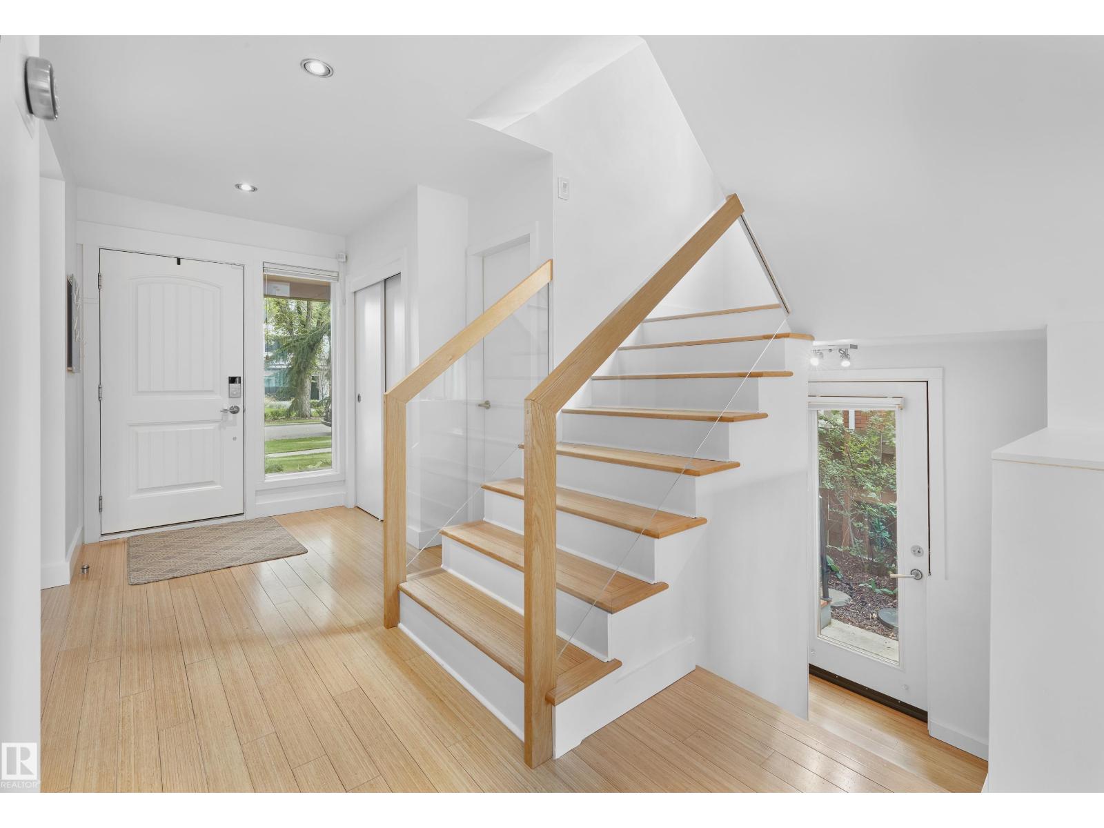 Photo 6 of 13107 Churchill Cr Nw, Edmonton AB