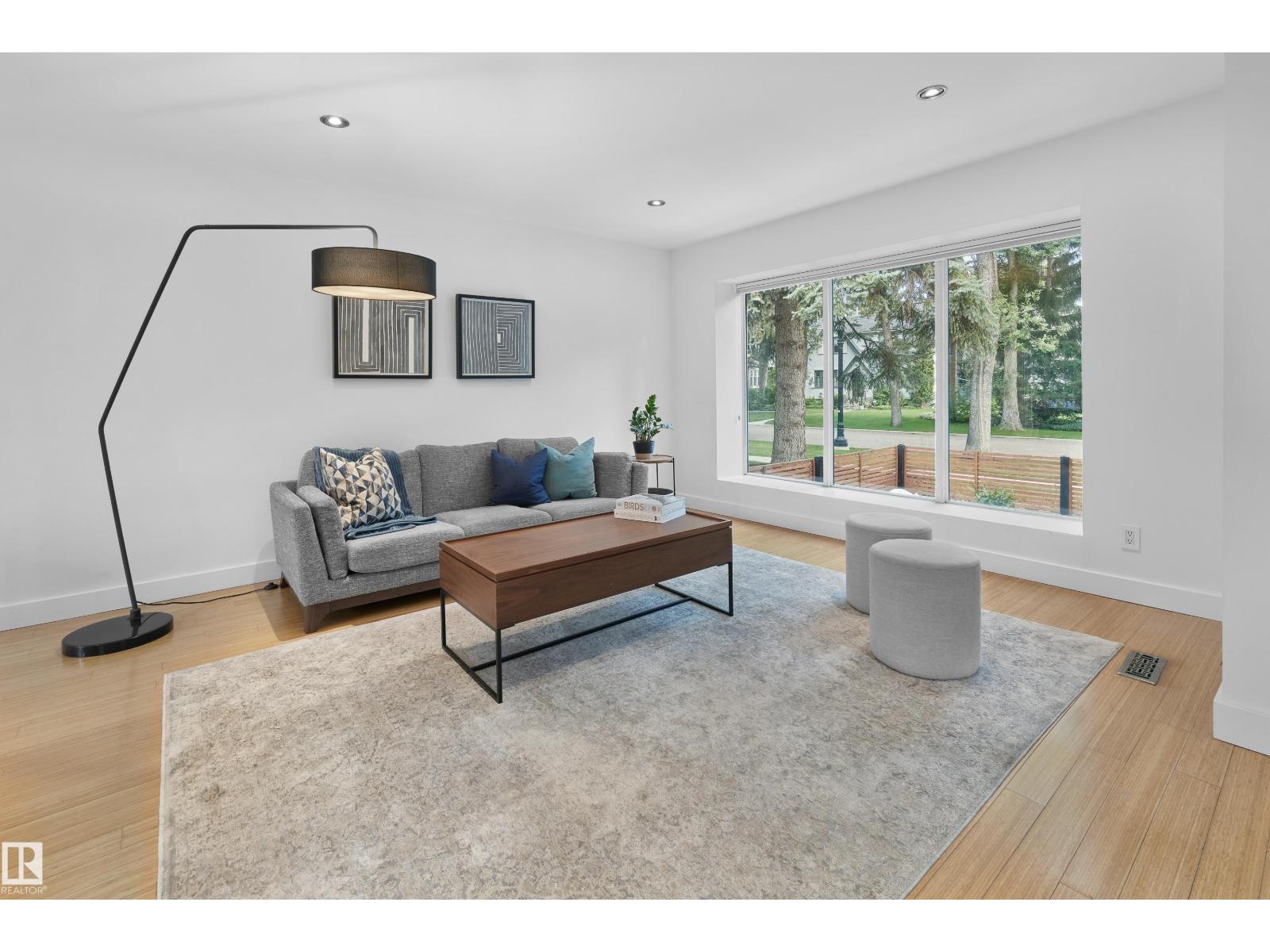 Photo 8 of 13107 Churchill Cr Nw, Edmonton AB