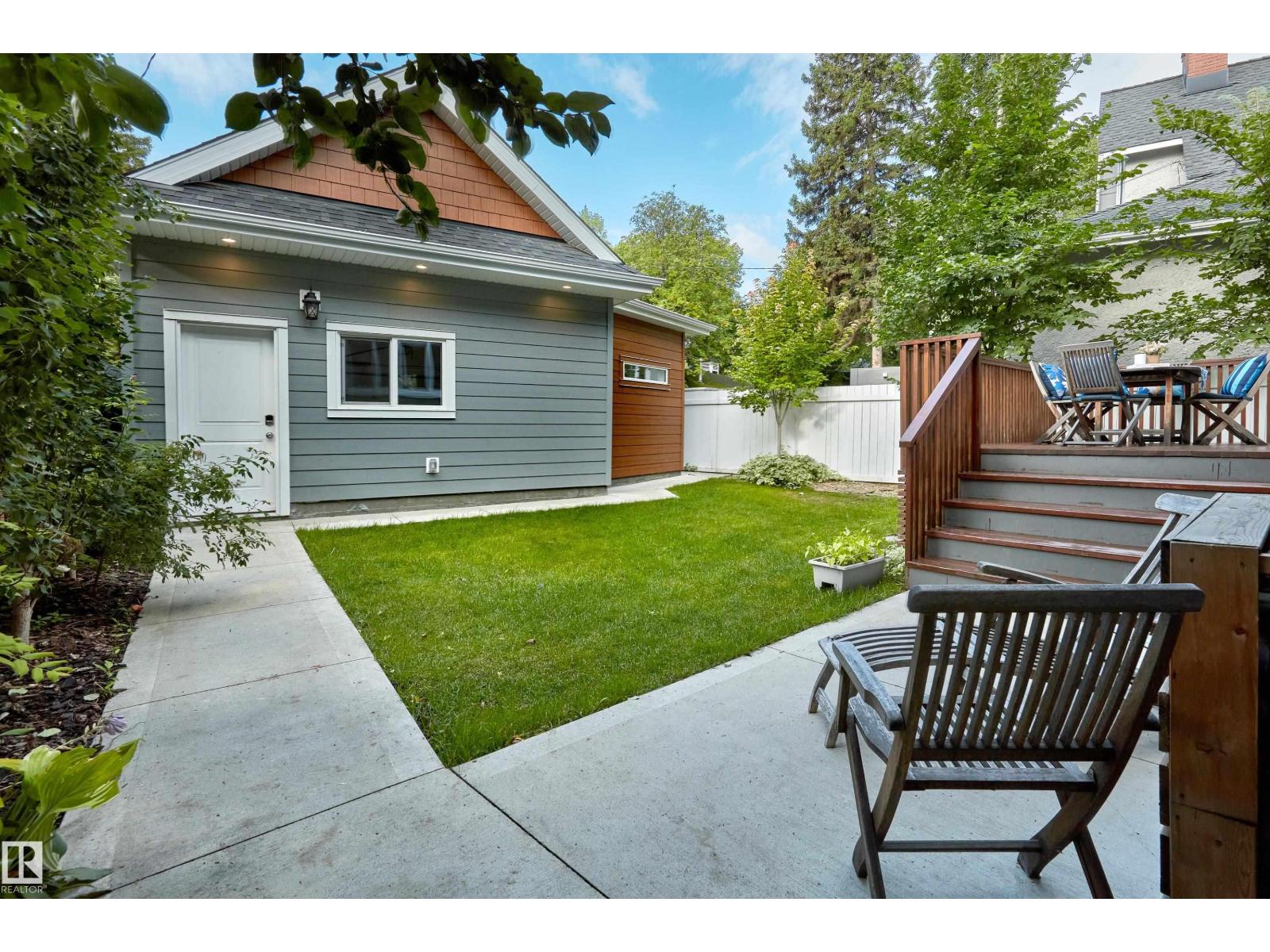 Photo 33 of 13107 Churchill Cr Nw, Edmonton AB