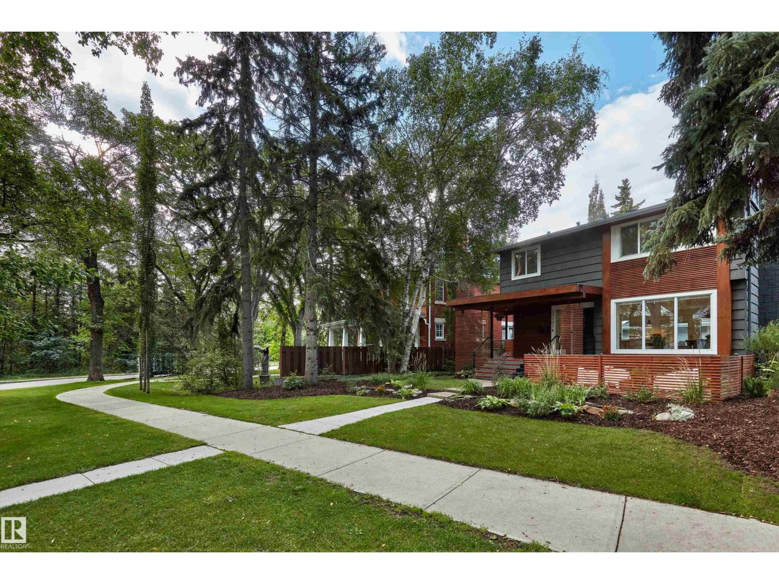Photo 45 of 13107 Churchill Cr Nw, Edmonton AB