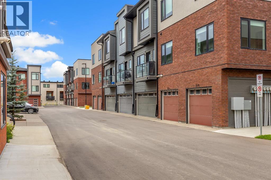 Single Family House for Sale in  Greenbriar Common NW Greenwood/Greenbriar Calgary 