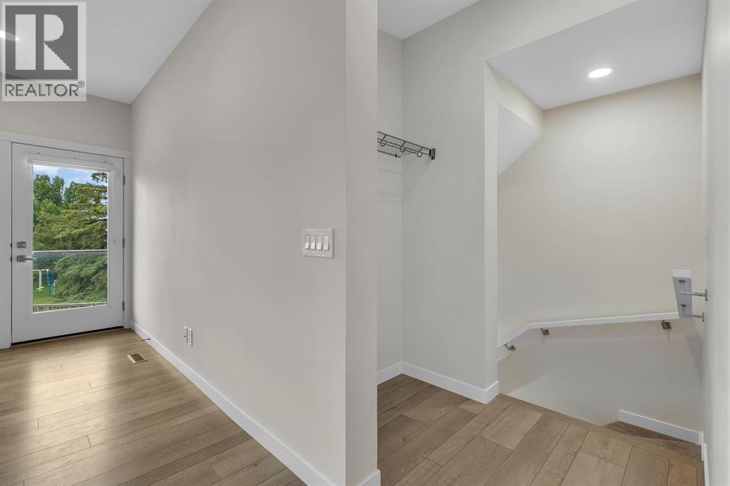 Single Family House for Sale in  Greenbriar Common NW Greenwood/Greenbriar Calgary 