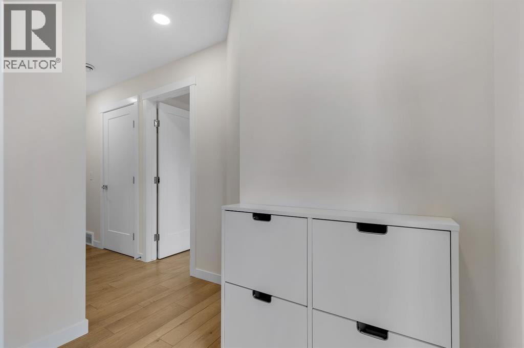Single Family House for Sale in  Greenbriar Common NW Greenwood/Greenbriar Calgary 