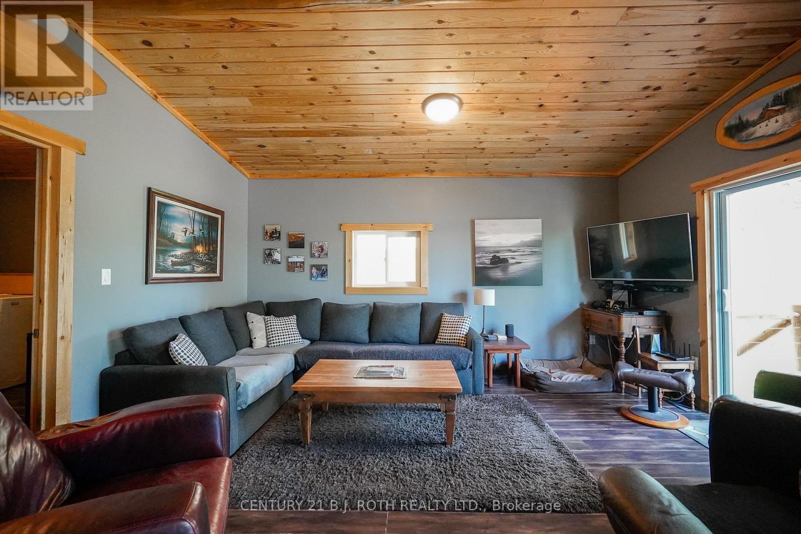Photo 16 of 59 White Bear Court, Temagami ON