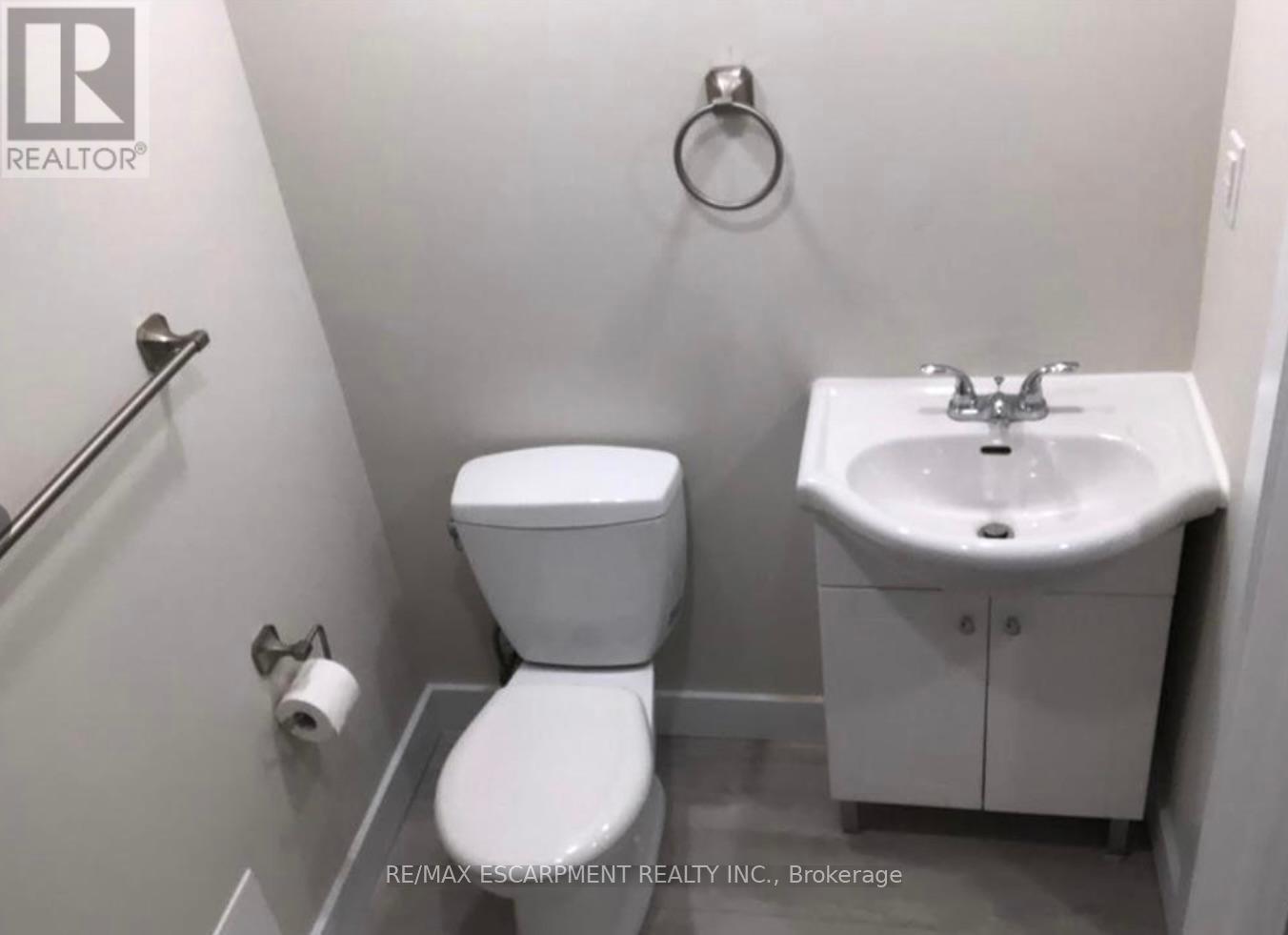 Photo 11 of Lower 7 Chalmers Street, St Catharines ON