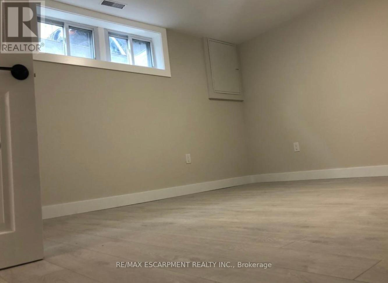 Photo 6 of Lower 7 Chalmers Street, St Catharines ON