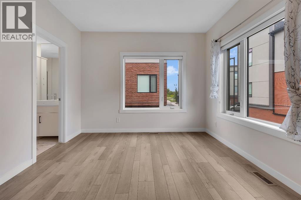 Single Family House for Sale in  Greenbriar Common NW Greenwood/Greenbriar Calgary 