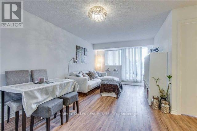Photo 3 of 206 35 Saranac Boulevard, Toronto ON