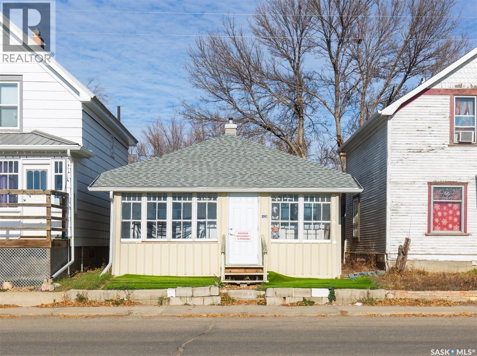Photo 1 of 426 Fairford Street W, Moose Jaw SK