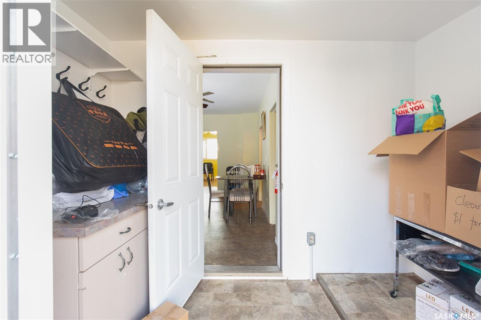 Photo 11 of 426 Fairford Street W, Moose Jaw SK