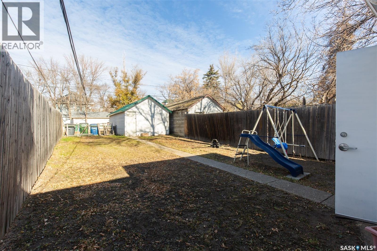 Photo 12 of 426 Fairford Street W, Moose Jaw SK