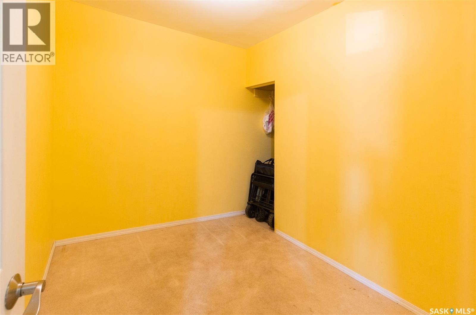 Photo 5 of 426 Fairford Street W, Moose Jaw SK