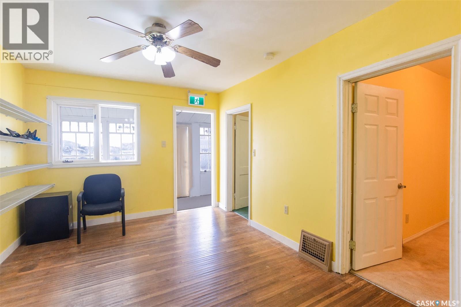 Photo 6 of 426 Fairford Street W, Moose Jaw SK
