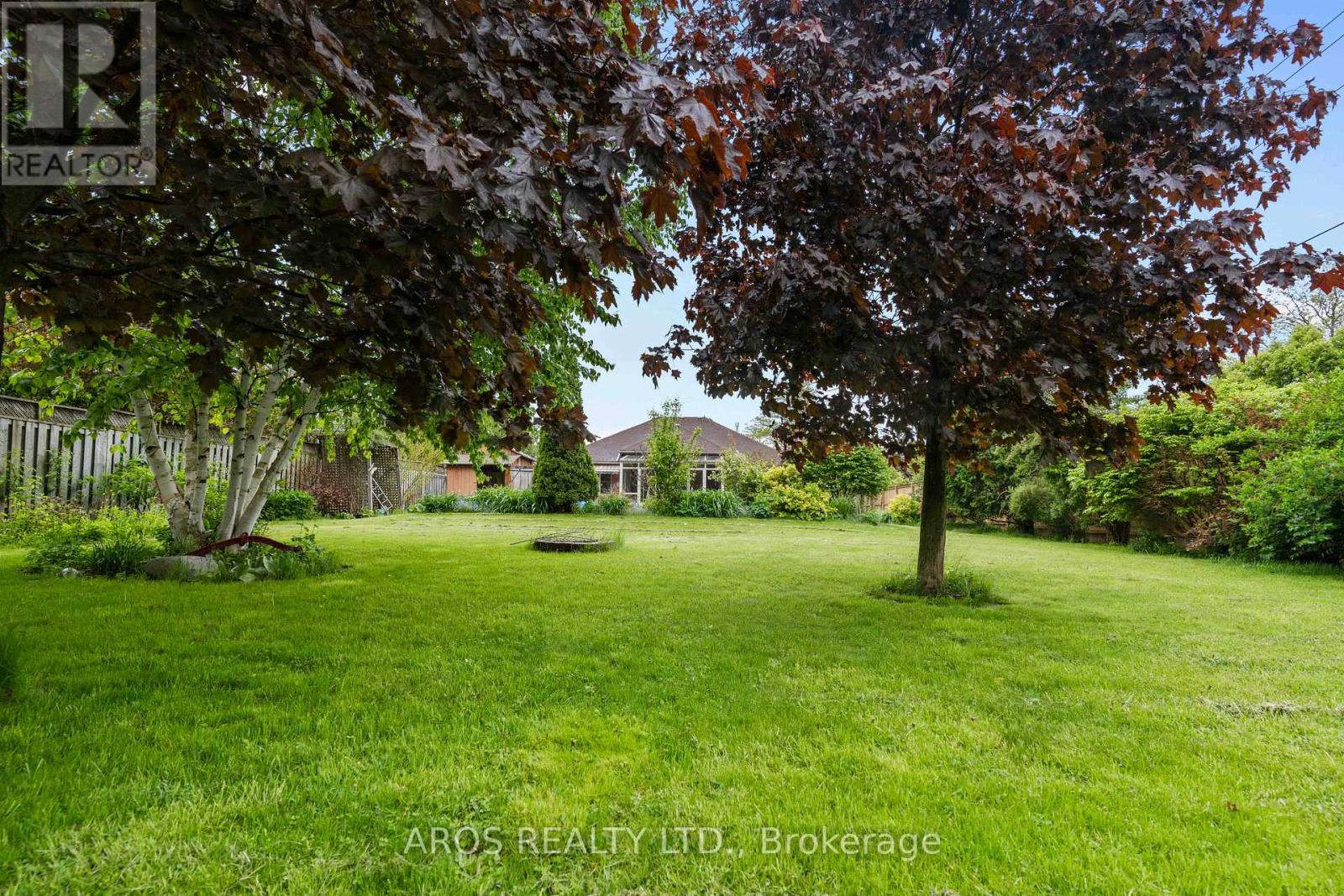Photo 7 of 10 Prince Of Wales Gate N, London North ON