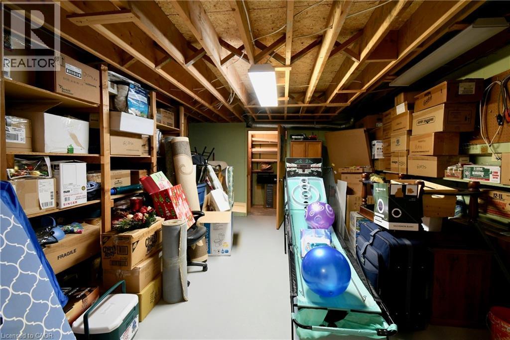 Photo 30 of 40 Lyton Crescent, Stoney Creek ON