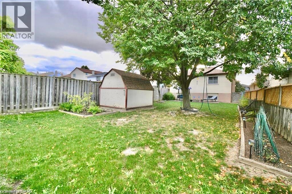 Photo 33 of 40 Lyton Crescent, Stoney Creek ON