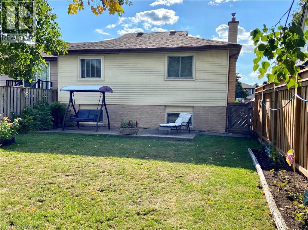 Photo 34 of 40 Lyton Crescent, Stoney Creek ON