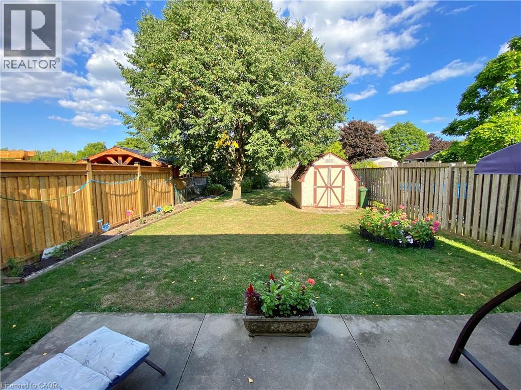 Photo 35 of 40 Lyton Crescent, Stoney Creek ON