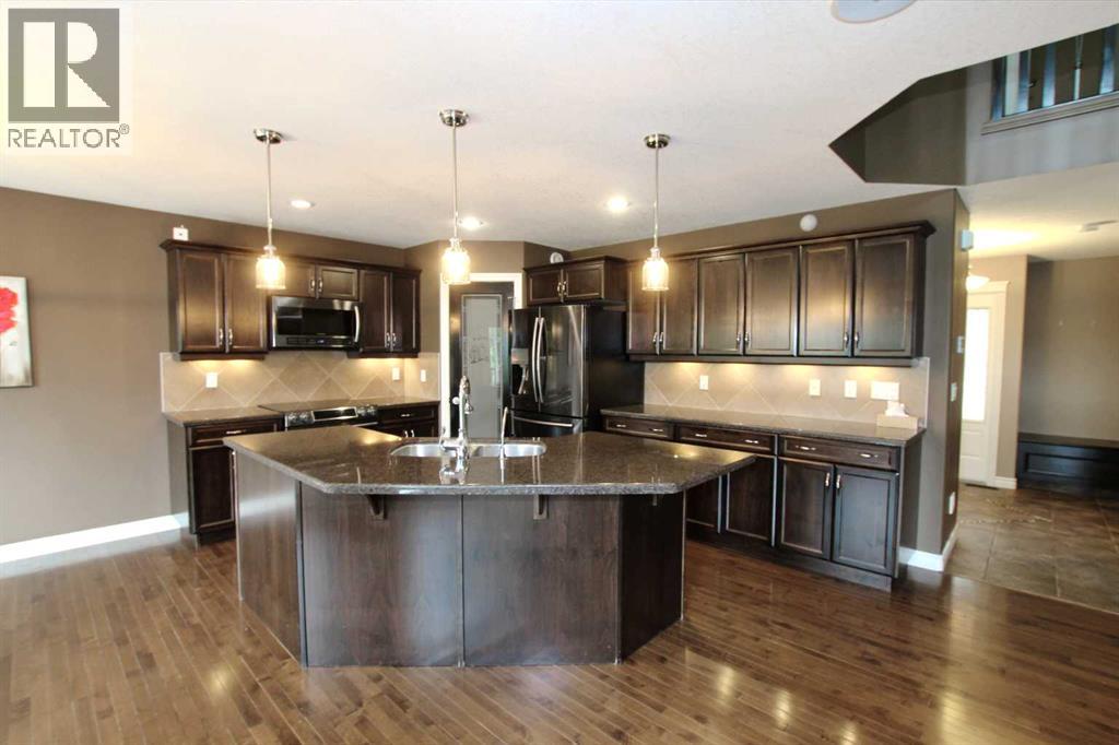 Photo 3 of 18 Lakeland Road, Sylvan Lake AB