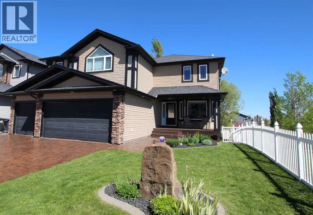 Photo 1 of 18 Lakeland Road, Sylvan Lake AB
