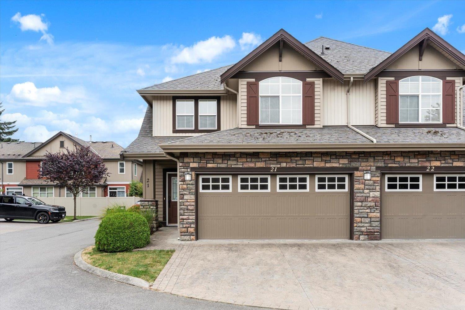 Photo 2 of 21 6577 Southdowne Place Sardis South, Chilliwack BC