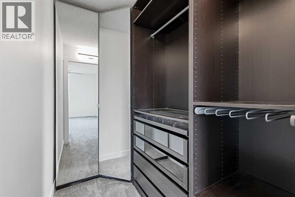 Single Family House for Sale in    Street SW Canyon Meadows Calgary 