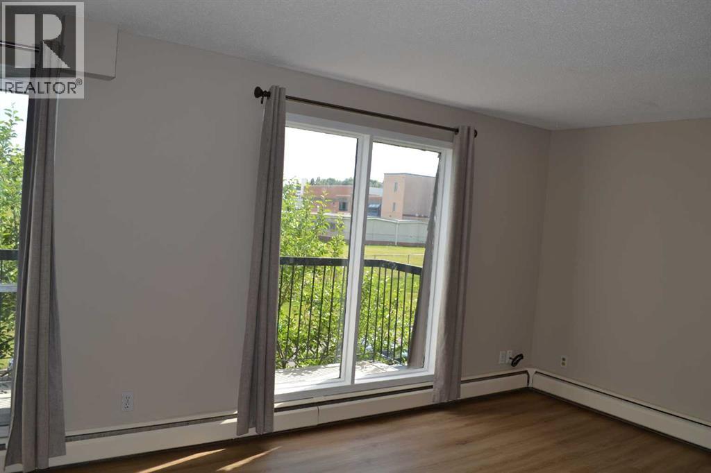 Single Family House for Sale in  c Huntsville Crescent NW Huntington Hills Calgary 