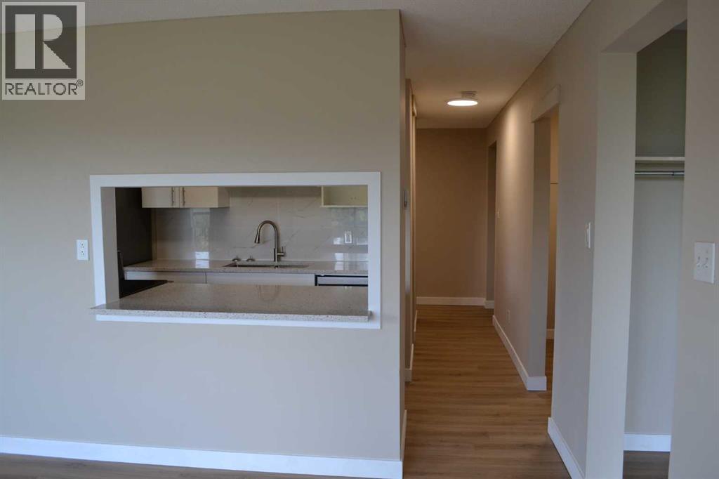 Single Family House for Sale in  c Huntsville Crescent NW Huntington Hills Calgary 