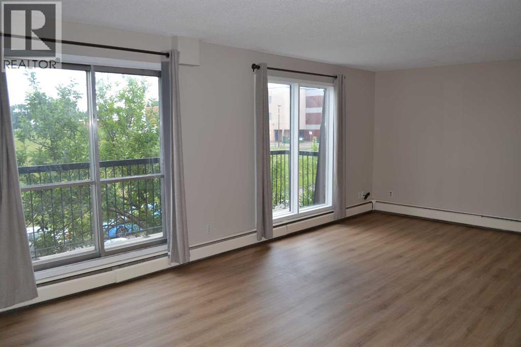 Single Family House for Sale in  c Huntsville Crescent NW Huntington Hills Calgary 