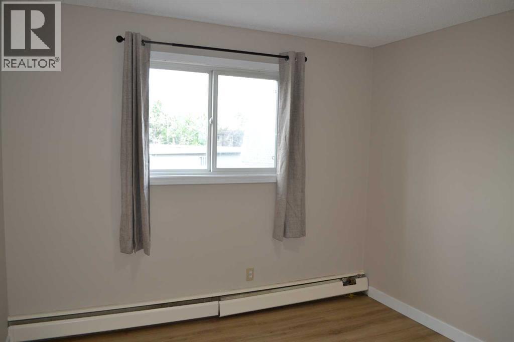 Single Family House for Sale in  c Huntsville Crescent NW Huntington Hills Calgary 