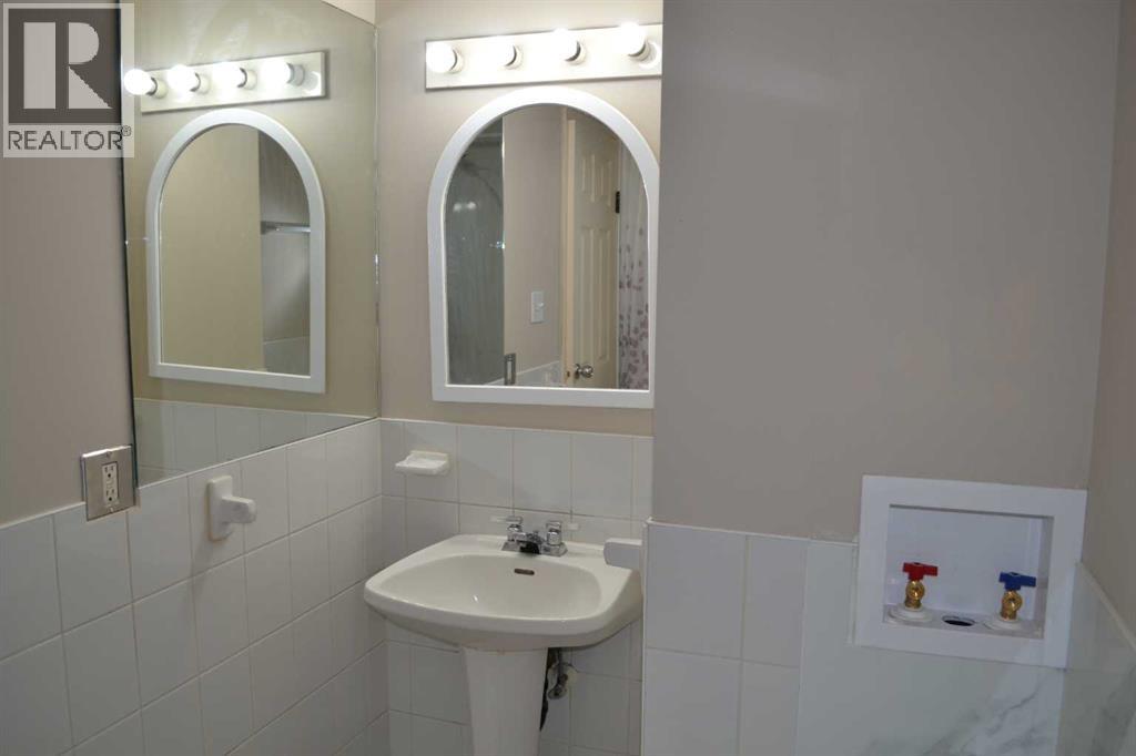 Single Family House for Sale in  c Huntsville Crescent NW Huntington Hills Calgary 