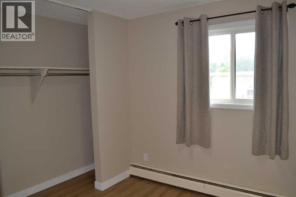 Single Family House for Sale in  c Huntsville Crescent NW Huntington Hills Calgary 