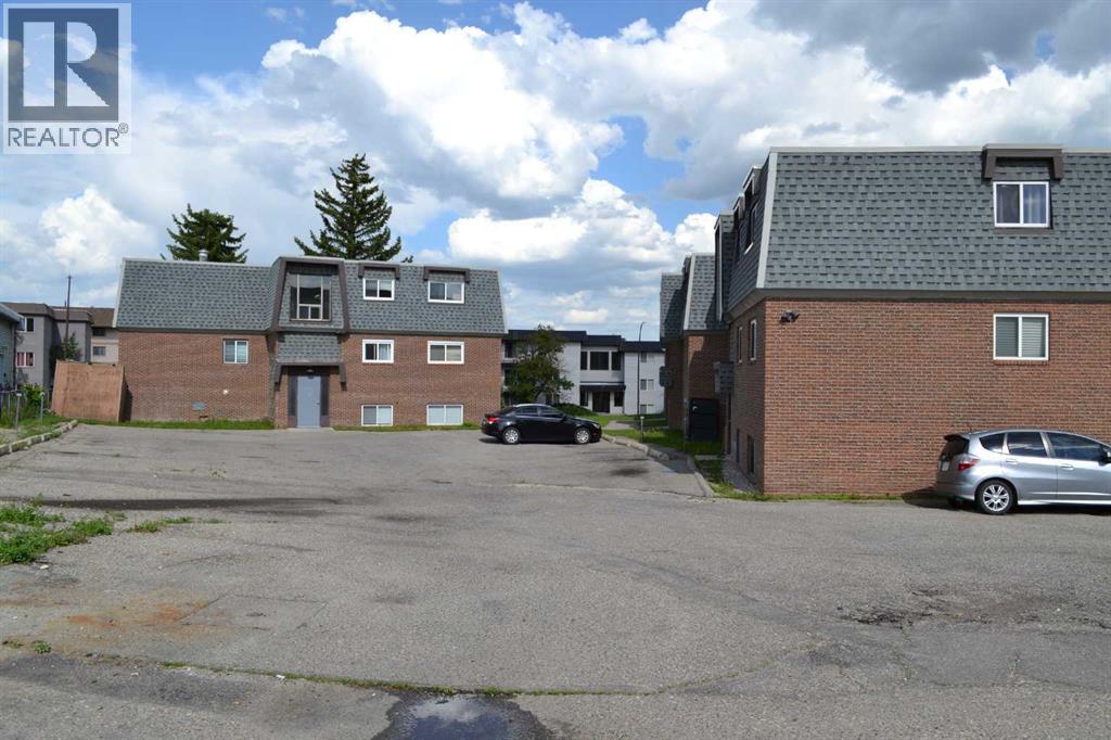 Single Family House for Sale in  c Huntsville Crescent NW Huntington Hills Calgary 