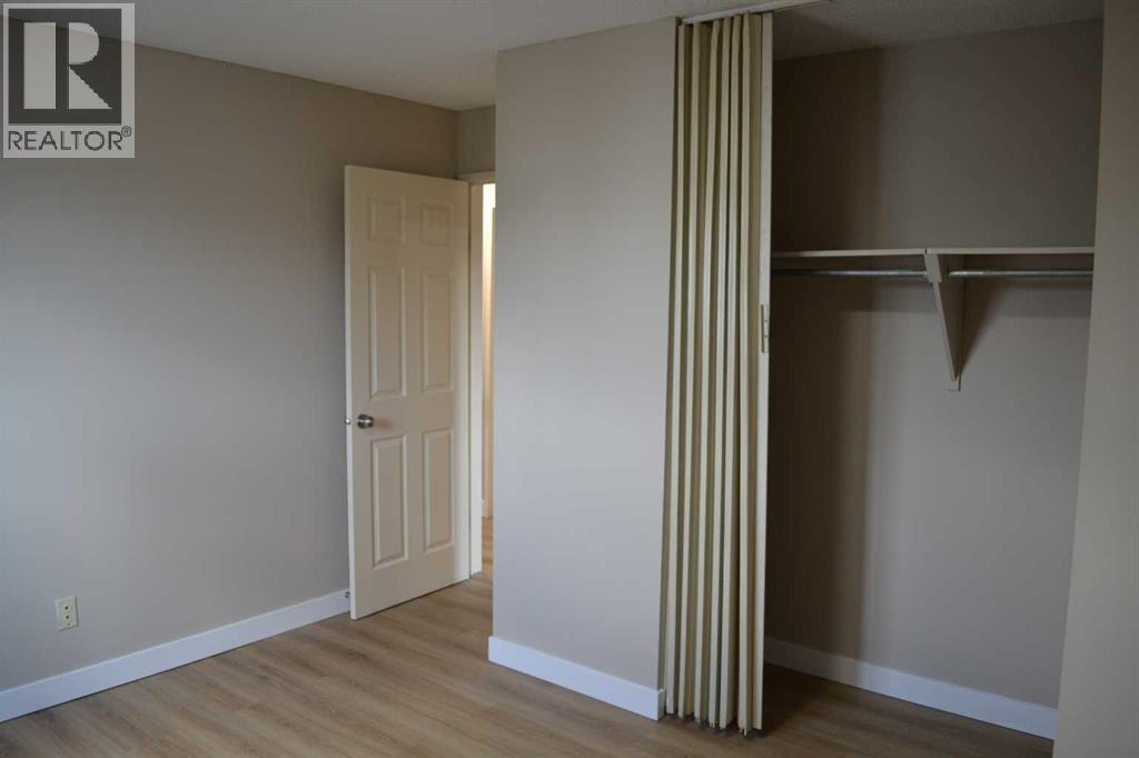 Single Family House for Sale in  c Huntsville Crescent NW Huntington Hills Calgary 